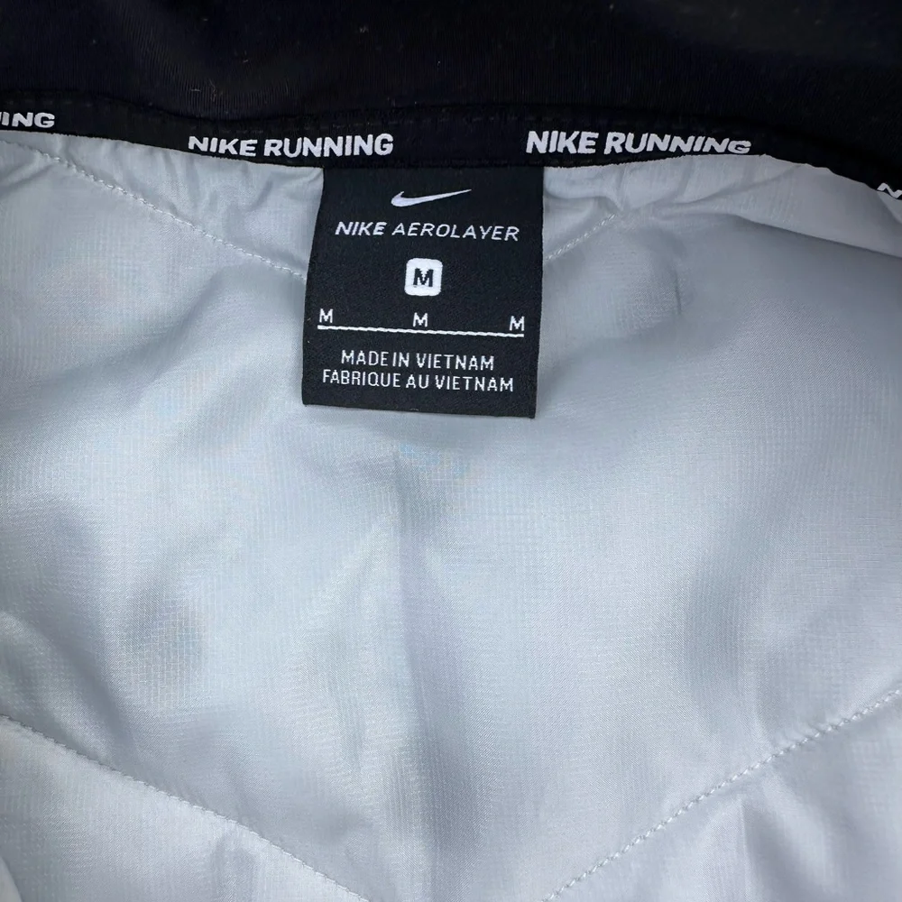 Nike Aerolayer Vest - Black & White- Running Medium - Picture 11 of 11